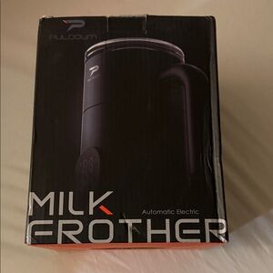 Pulidom Electric Milk Frother in Black